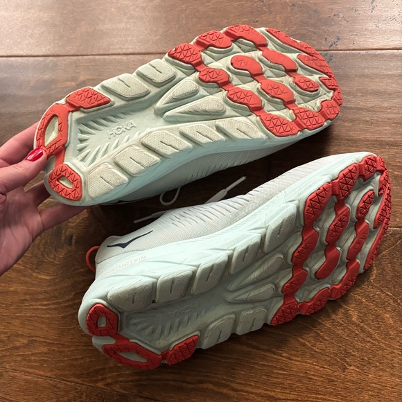 EUC :: Hoka One One :: Rincon 3 :: white/blue glass :: size 7 - Picture 4 of 5